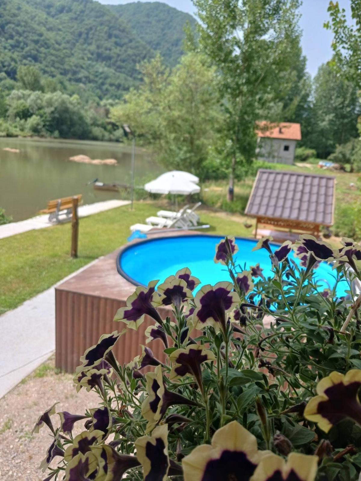 Villa Vikendica Mihic Zvornik Exterior foto